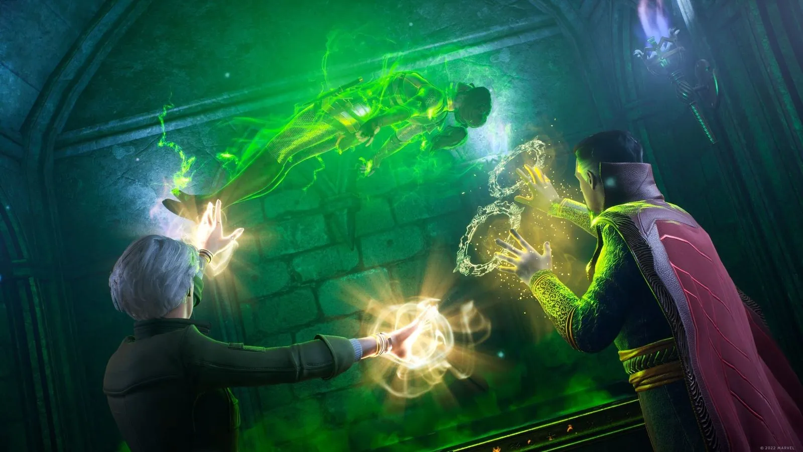 Dos hechiceros lanzan magia dorada hacia una figura espectral verde que flota frente a un muro de piedra