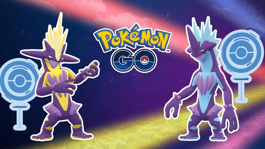 Dos Toxtricity, uno amarillo en pose de tocar la guitarra y otro celeste, junto a dos Poképaradas y el logo de Pokémon GO