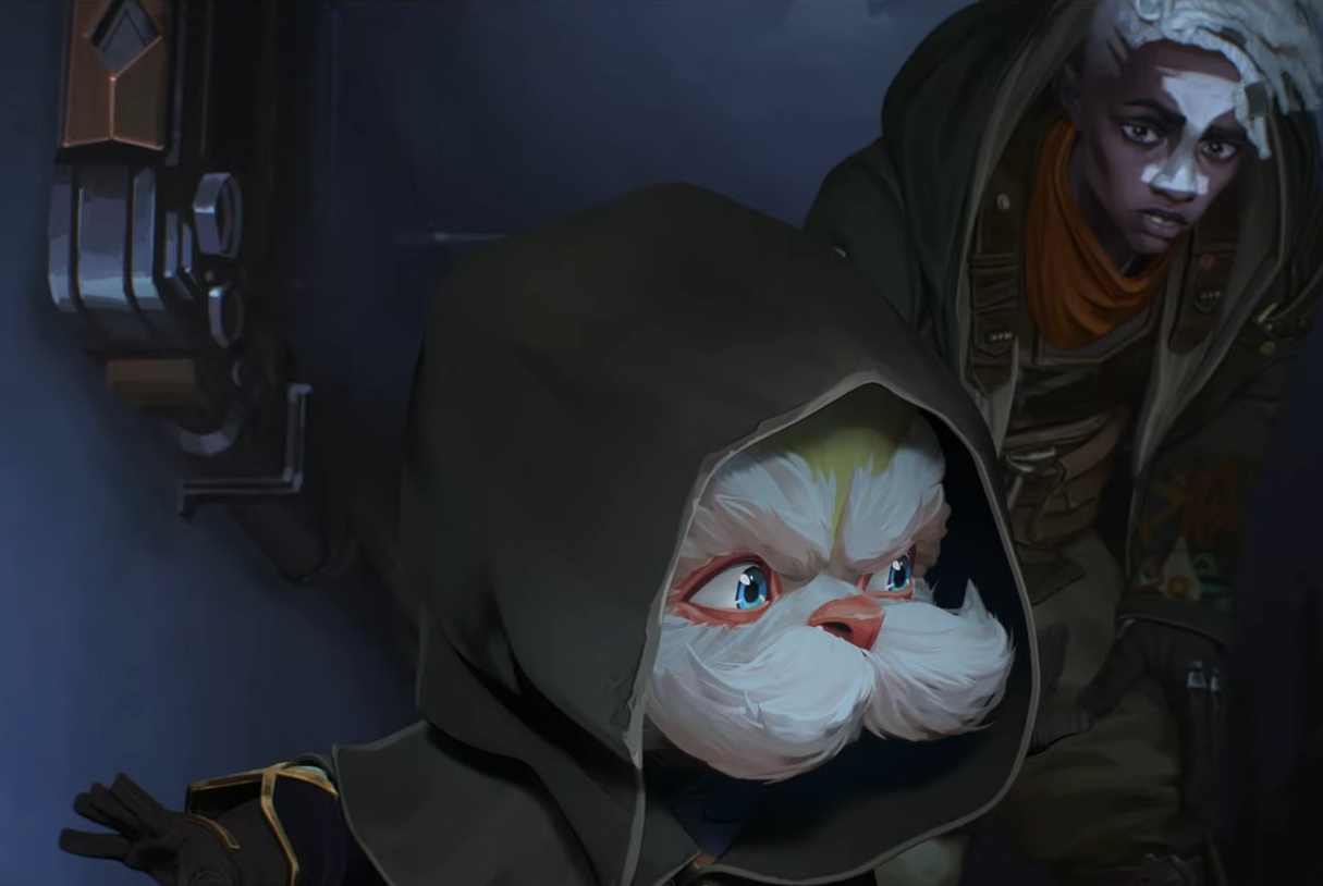 En una escena de la temporada 2 de Arcane, Heimerdinger, un pequeño yordle peludo con un bigote y cejas espectaculares, está envuelto en una capa y mira hacia un pasillo. Ekko, un joven con rastas blancas y un reloj de arena pintado en la cara, lo sigue.