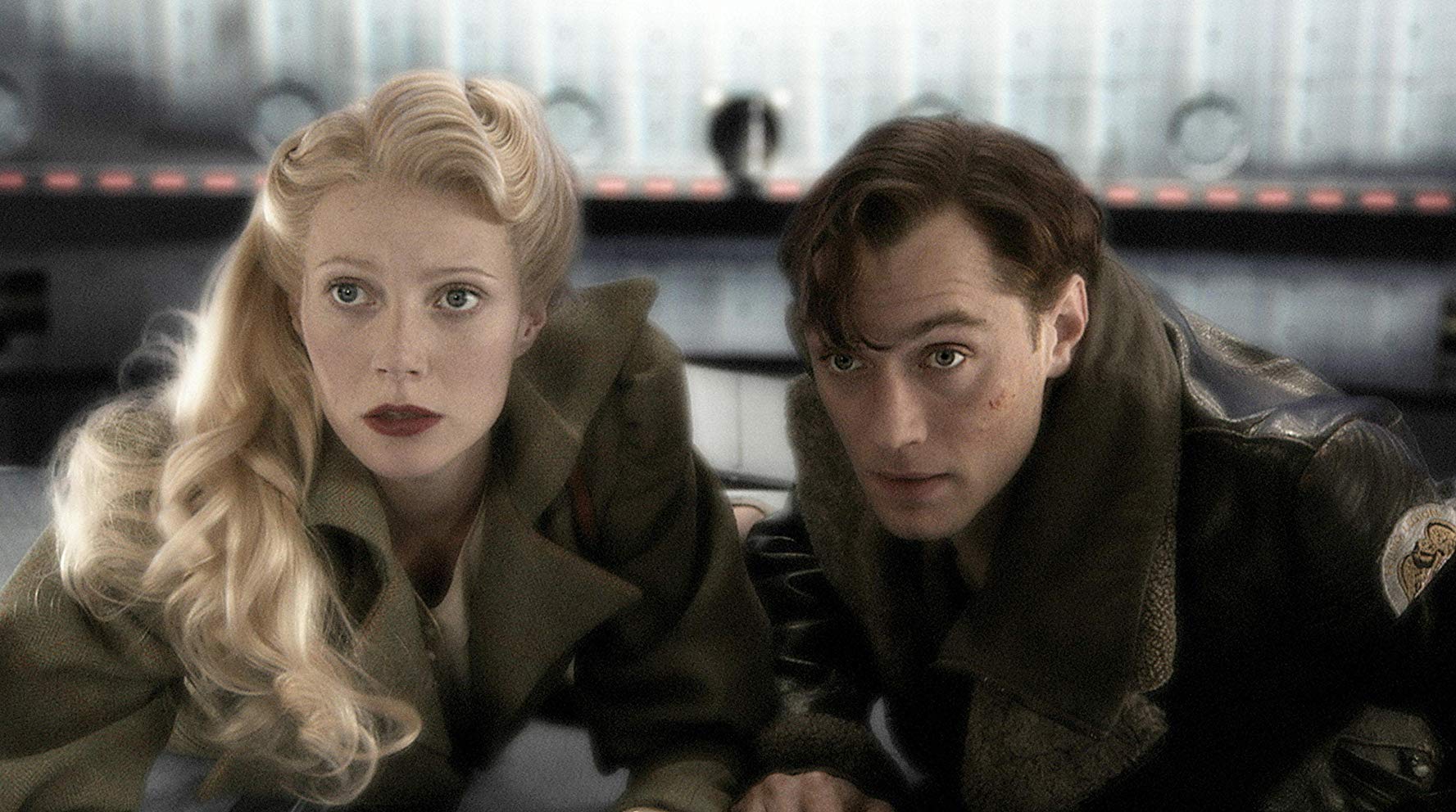 Gwyneth Paltrow y Jude Law en Sky Captain y el mundo del mañana