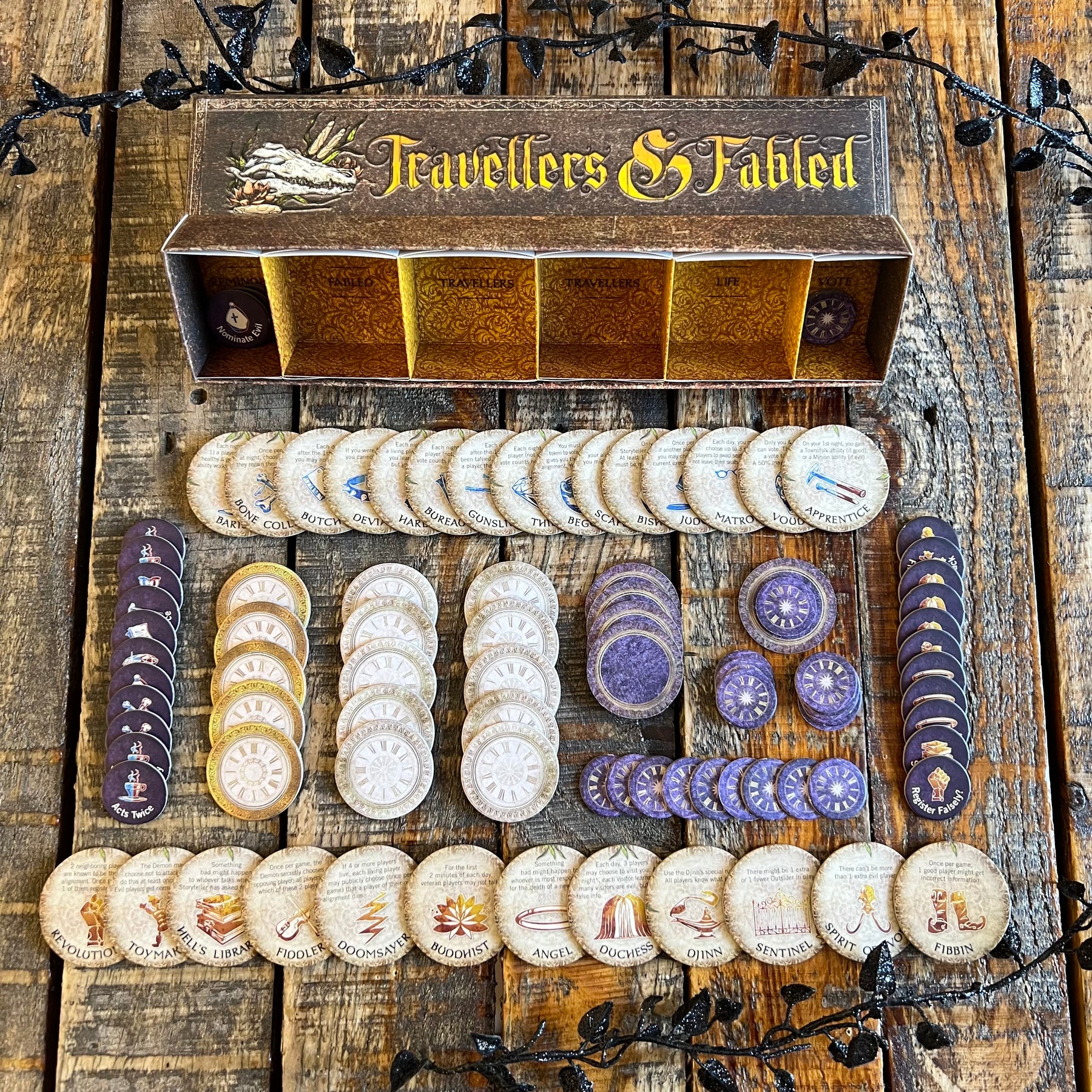 Una foto de tokens para sangre en la torre del reloj dispuesta en filas.